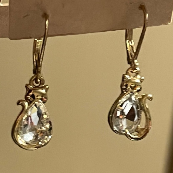 CAT earrings polished gold tone metal pear shape crystal body. - Picture 1 of 6